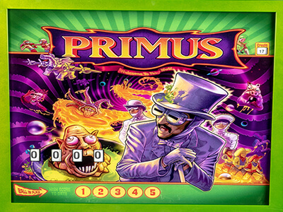 PRIMUS stern Pinball machine